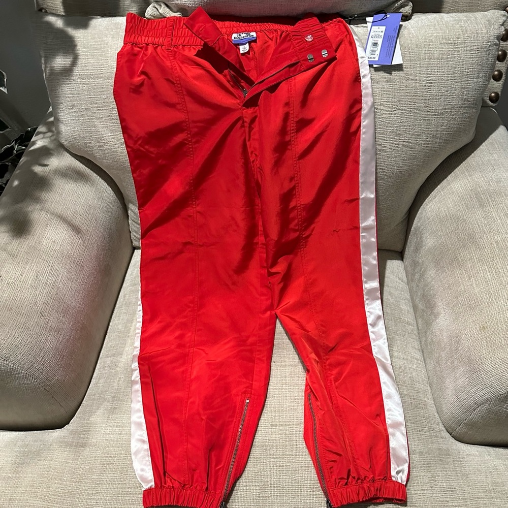 Future collective pants